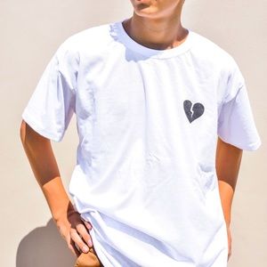 Heart break vintage Tee